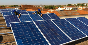 SAIU NA EXAME - Energia solar triplica no país em 1 ano. Saiba quanto dá para economizar